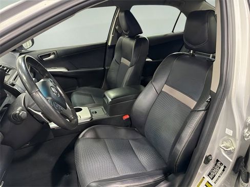 Used 2012 Toyota Camry SE image 11