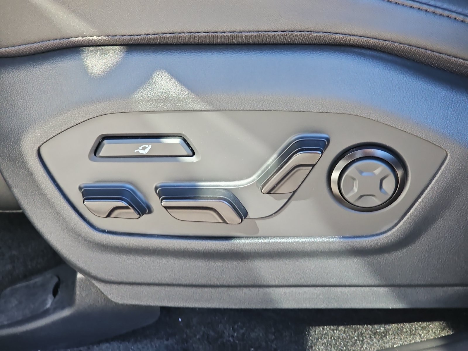 Certified 2025 Hyundai Santa Fe Calligraphy AWD/4WD image 35
