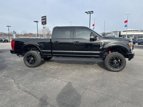 Certified 2022 Ford F250 Lariat w/ Tremor Off-Road Package image 4