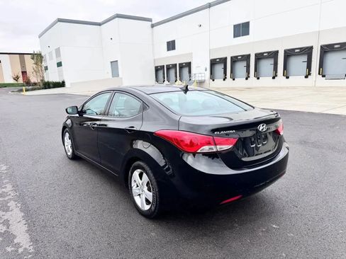 Used 2013 Hyundai Elantra GLS w/ Preferred Pkg image 3