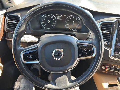 Used 2016 Volvo XC90 T6 Momentum w/ Momentum Plus Package AWD/4WD image 13