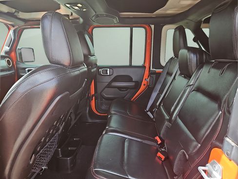 Used 2019 Jeep Wrangler Unlimited Rubicon AWD/4WD image 12