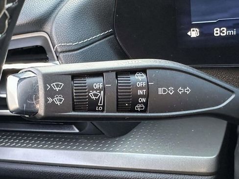 Used 2025 Chevrolet Traverse LT w/ Driver Confidence Package FWD image 31