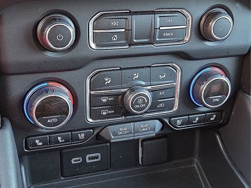 Used 2024 Chevrolet Tahoe Premier image 26