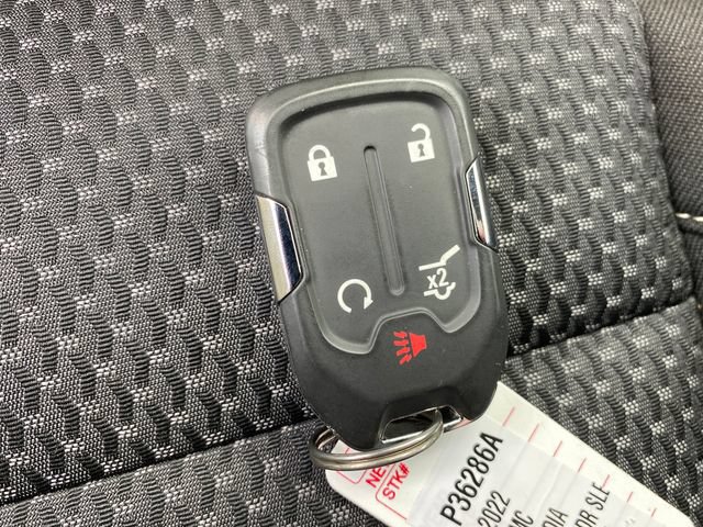 Used 2022 GMC Acadia SLE w/ Driver Convenience Package FWD image 23