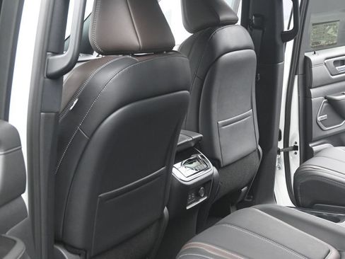 New 2026 Nissan Armada SL w/ Captain's Chari Seat Package AWD/4WD image 20