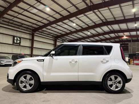 Used 2018 Kia Soul w/ Convenience Package FWD image 8