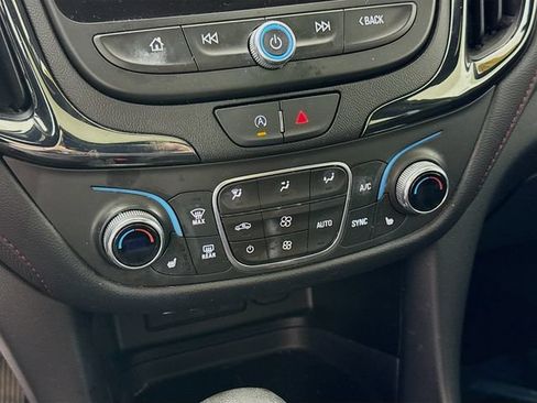 Used 2022 Chevrolet Equinox RS w/ RS Leather Package AWD/4WD image 17