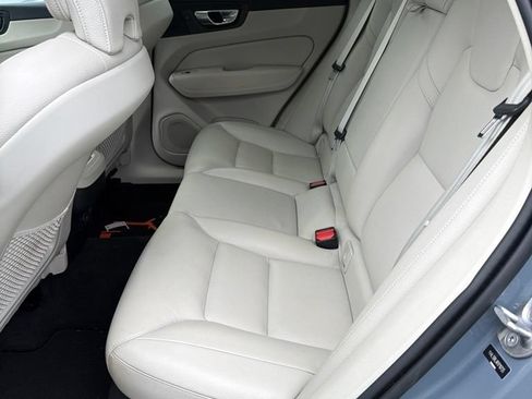 Certified 2024 Volvo XC60 B5 Plus w/ Climate Package AWD/4WD image 9