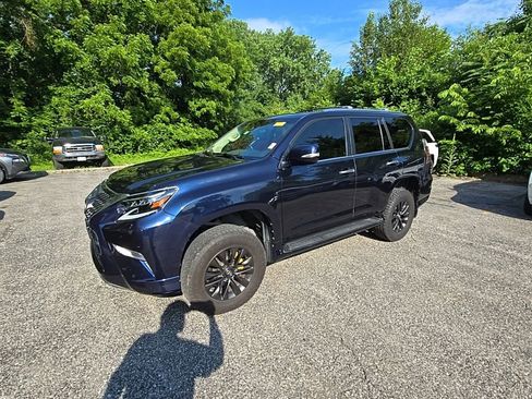 Used 2020 Lexus GX 460 Premium w/ Premium Package AWD/4WD image 2