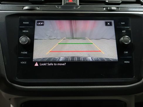 Used 2022 Volkswagen Tiguan SEL R-Line image 30