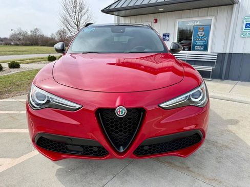 Used 2019 Alfa Romeo Stelvio Ti Sport w/ Quick Order Package 22S Sport AWD/4WD image 3