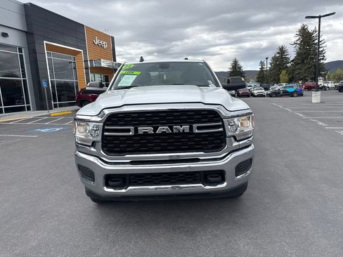 Used 2022 RAM 2500 Big Horn AWD/4WD image 2