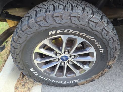 Used 2019 Ford F150 XLT w/ Equipment Group 302A Luxury AWD/4WD image 5
