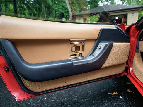 Used 1991 Chevrolet Corvette Coupe RWD image 19
