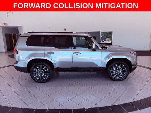 Used 2024 Lexus GX 550 w/ Accessory Package (2T) AWD/4WD image 10