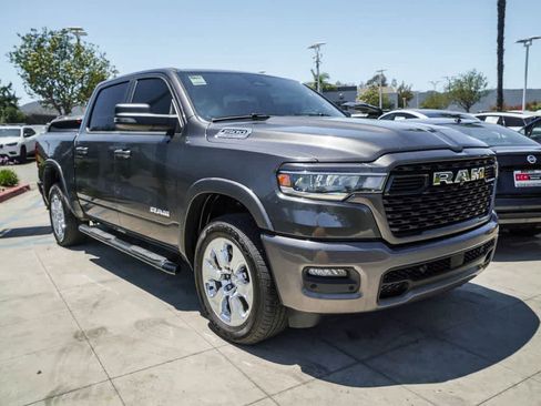 Certified 2025 RAM 1500 Big Horn AWD/4WD image 3