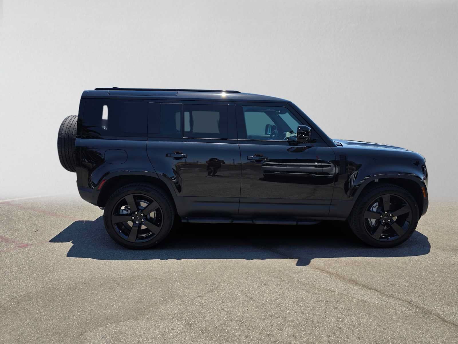 New 2026 Land Rover Defender 110 S AWD/4WD image 6
