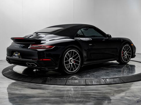 Used 2019 Porsche 911 Turbo image 18