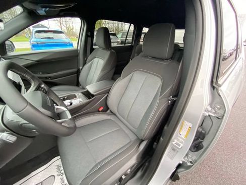 Used 2026 Jeep Cherokee Laredo AWD/4WD image 9