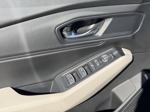 Certified 2023 Honda Accord EX image 9