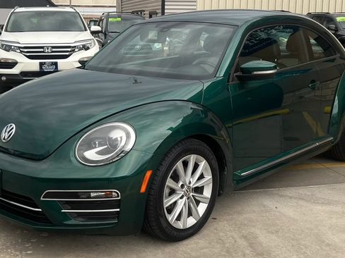 Used 2017 Volkswagen Beetle 1.8T SE FWD image 4
