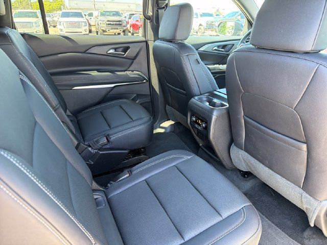 Used 2025 Chevrolet Traverse LT FWD image 25