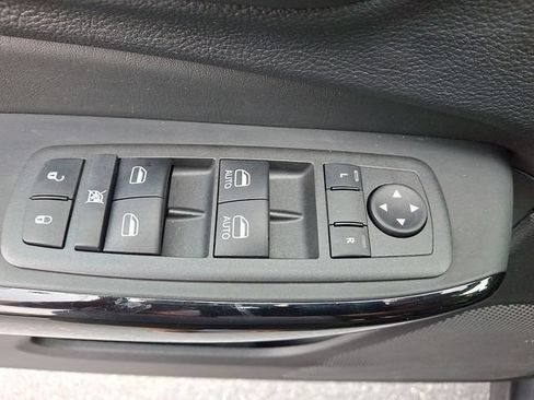Used 2023 Jeep Cherokee Altitude Lux AWD/4WD image 19