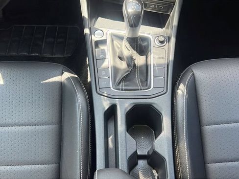Used 2024 Volkswagen Jetta SE FWD image 15
