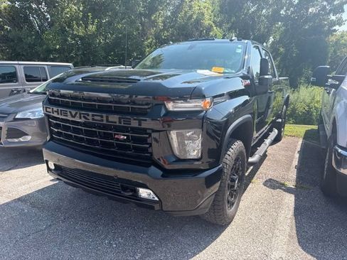 Used 2022 Chevrolet Silverado 2500 LT w/ Midnight Edition AWD/4WD image 2