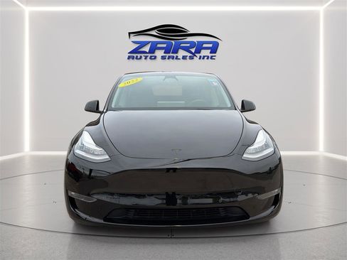Used 2022 Tesla Model Y Long Range AWD/4WD image 2