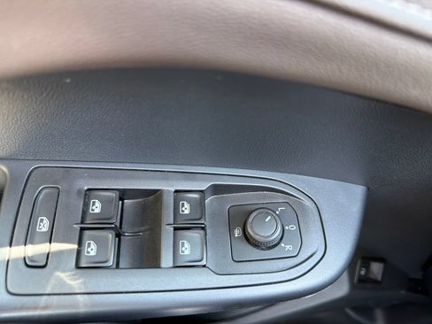 Used 2023 Volkswagen Taos SEL AWD/4WD image 48