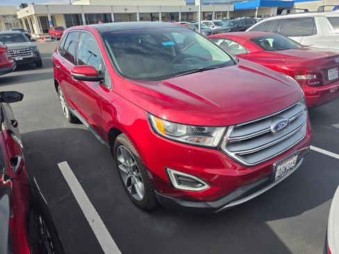 Used 2017 Ford Edge Titanium w/ Equipment Group 302A AWD/4WD image 4