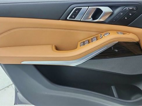 Used 2025 BMW X7 xDrive40i w/ Executive Package image 39