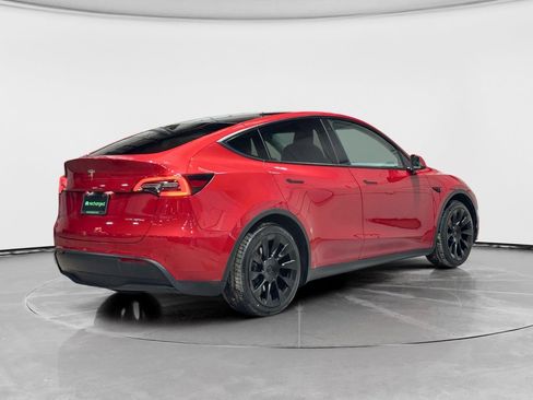 Used 2021 Tesla Model Y Long Range image 3