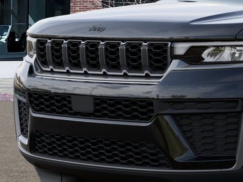 New 2026 Jeep Grand Cherokee Altitude AWD/4WD image 11