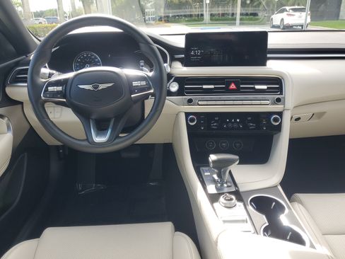 Used 2025 Genesis G70 2.5T image 15