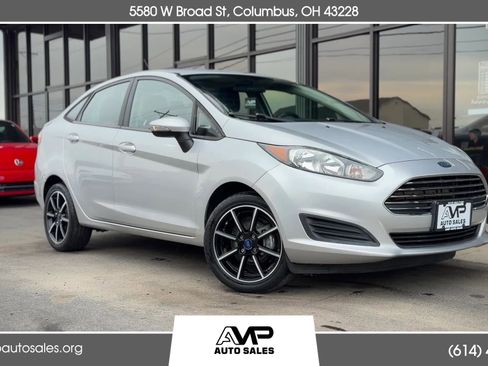 Used 2016 Ford Fiesta SE image 1