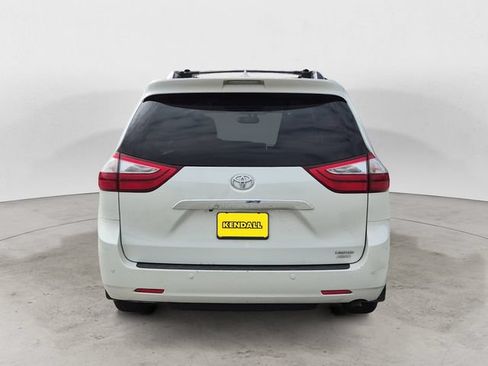 Used 2017 Toyota Sienna Limited Premium AWD/4WD image 6