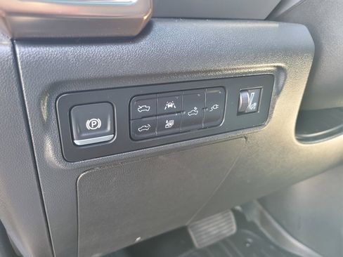 Used 2025 GMC Hummer EV 2X AWD/4WD image 16