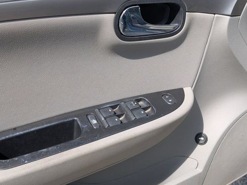 Used 2009 Saturn Aura XE w/ Preferred Package FWD image 40