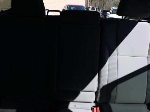 Used 2023 Subaru Outback Premium image 29