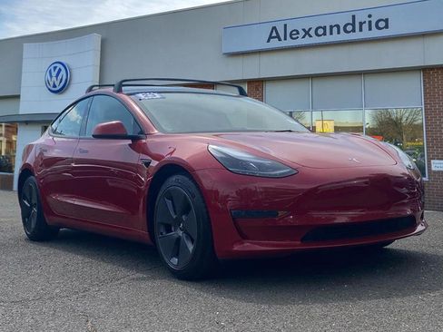 Used 2023 Tesla Model 3 Standard Range RWD image 1