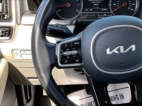 Used 2022 Kia Sorento S FWD image 11