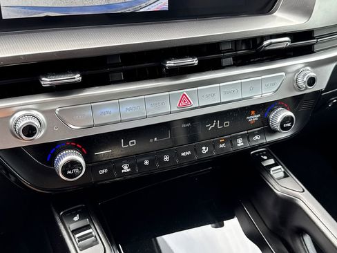 Used 2024 Kia Telluride S FWD image 25