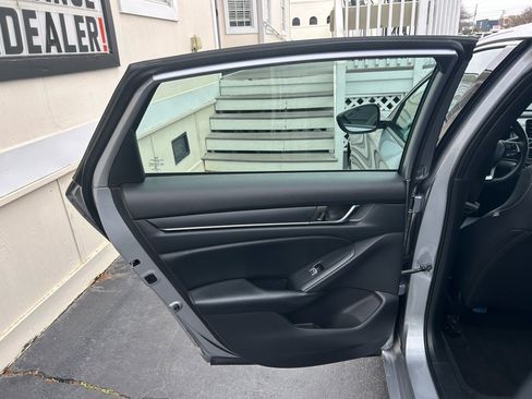 Used 2018 Honda Accord Sport image 28
