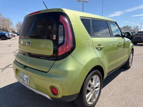 Used 2018 Kia Soul + image 6