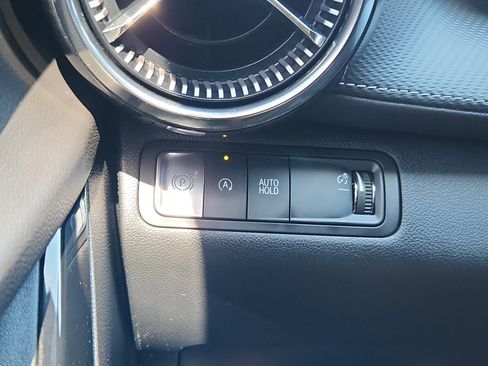 Used 2025 Chevrolet Equinox LT image 24