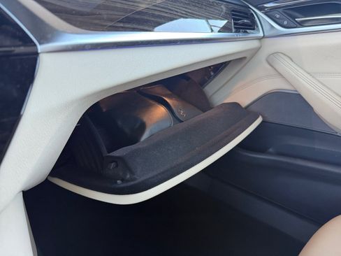 Used 2018 BMW 530e RWD image 23