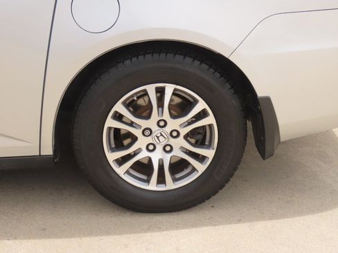 Used 2013 Honda Odyssey EX image 17